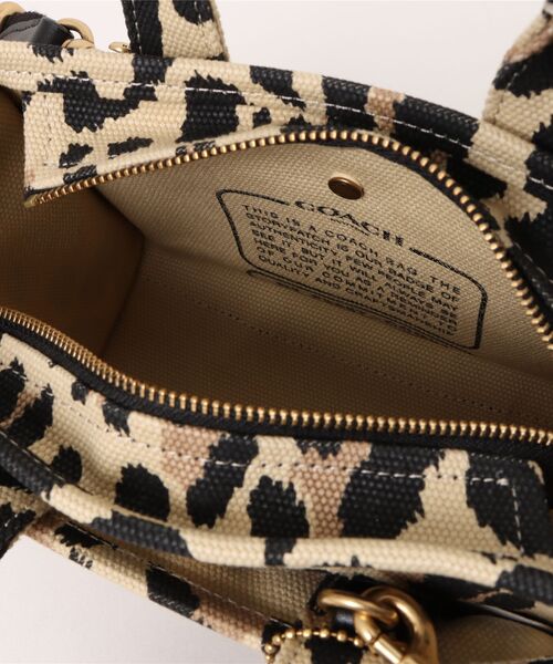 新品COACHカーゴトート・レオパード プリント　ラージサイズ COACH ショルダーバッグ バッグ カーゴ トート 20・レオパード