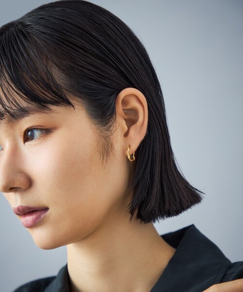 イヤリング フープイヤリング ウェービー レディースの画像