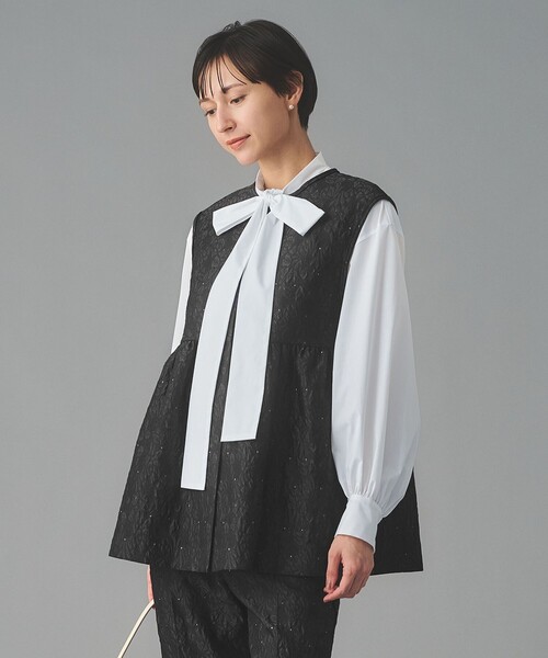 美品　ユナイテッドアローズ　ジャガード　ジレ　ベスト　本日限定価格 UNITED ARROWS（ユナイテッドアローズ） ベスト ジレ GISHA 2トーン