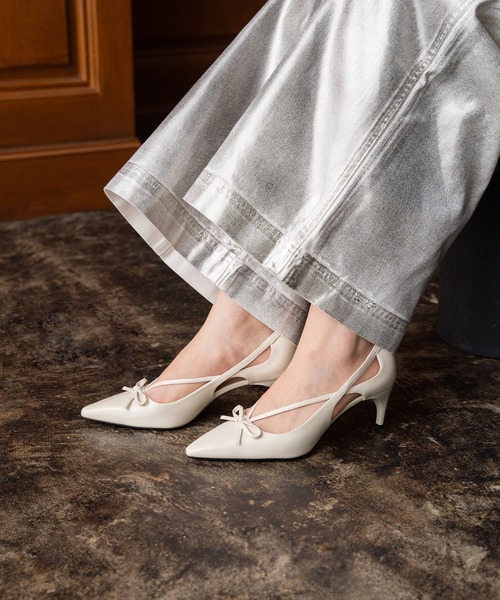 CHARLES ＆ KEITH パンプス カットアウト キトゥンヒール