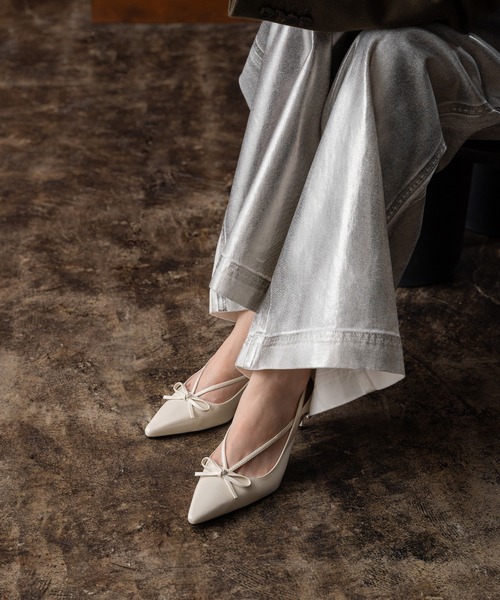 CHARLES ＆ KEITH パンプス カットアウト キトゥンヒール