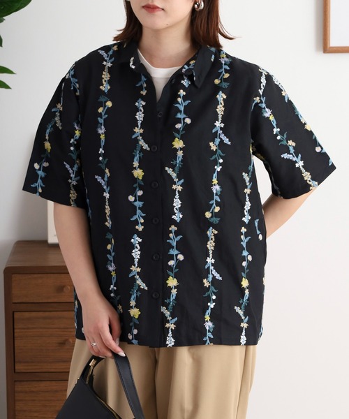 ブラウス シャツ EMAGO 花ストライプ総柄刺繍ブラウス レディース EMAGO 花ストライプ総柄刺繍シャツ（シャツ/ブラウス）｜Emago