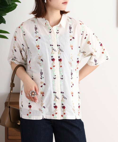 ブラウス シャツ EMAGO 花刺繍ストライプシャツ レディース Emago ブラウス シャツ EMAGO 花ストライプ総柄刺繍シャツ