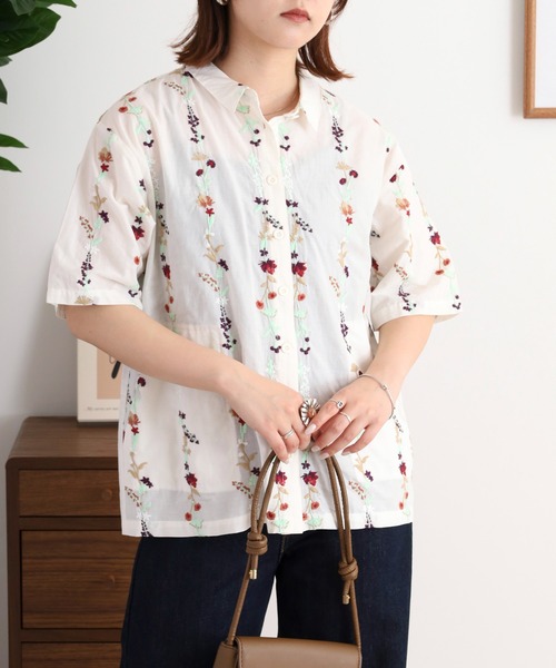 Emago ブラウス シャツ EMAGO 花ストライプ総柄刺繍シャツ