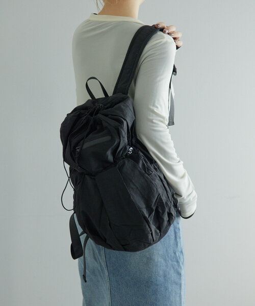 美品　ear papillonner　リュック　レザー　黒　ブラック　スクエア 美品 ear papillonner リュック レザー 黒 ブラック スクエア