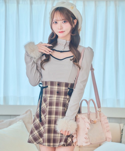 LAFARY（ラファリー） tシャツ デコルテ開きハイネックトップス