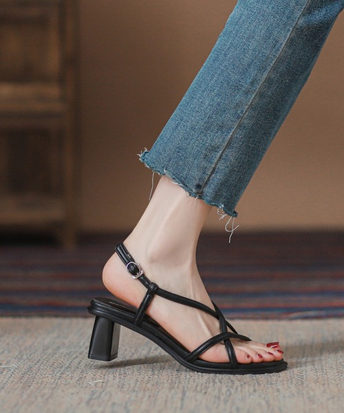 【関税負担無】CHLOE クロスストラップサンダル Chloé ロゴストラップ サンダル 通販 - FARFETCH