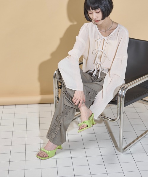 激安スーパーの“売上対決” THE Yon レディース シルバー 38 ミュール YOn」 「THE 靴