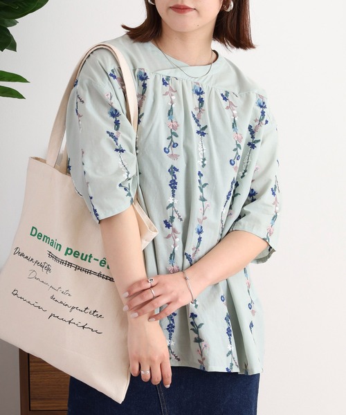 ブラウス シャツ EMAGO 花刺繍ストライプシャツ レディース Emago ブラウス シャツ EMAGO 花ストライプ総柄刺繍シャツ