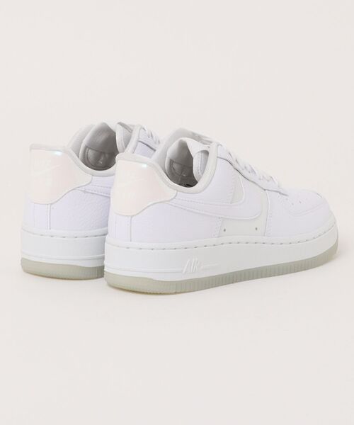 ナイキ ウィメンズ エア フォース 1 07(ホワイト)24cm Amazon | [ナイキ] 女性 レディース WMNS AIR FORCE 1 07 エア