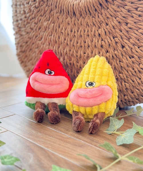 CALIFORNIA OUTFITTERS チャーム 3B43 フルーツ 野菜 ぬいぐるみ 唇