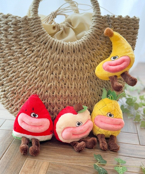 CALIFORNIA OUTFITTERS チャーム 3B43 フルーツ 野菜 ぬいぐるみ 唇