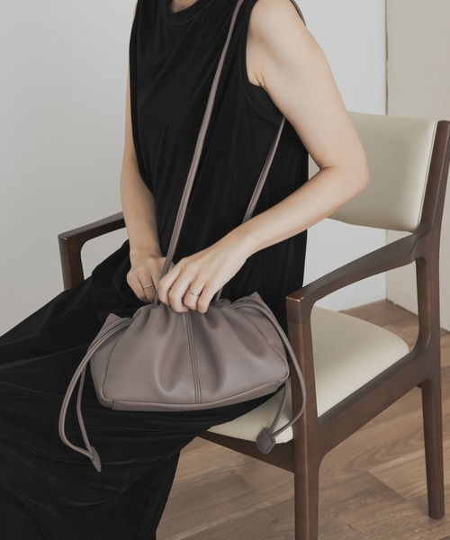 極美品 レザレクション Resurrection ロビン 巾着 バッグ 2way 2WAYレザー巾着ショルダーバッグ[品番：TRIW0002952]｜CORNERS