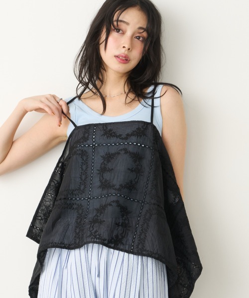 yuni パッチワークキャミソール Unitage（ユニテージ） キャミソール パッチワーク風総刺繍ランダム