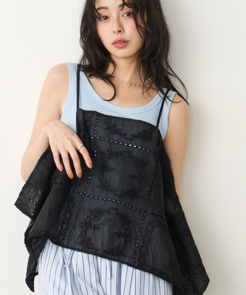 Unitage（ユニテージ） キャミソール パッチワーク風総刺繍ランダム