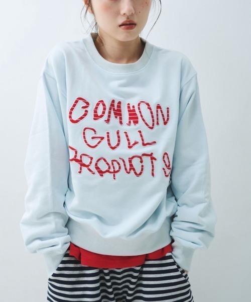 common gull products. トレーナー スウェット ブランコに乗ったcommon
