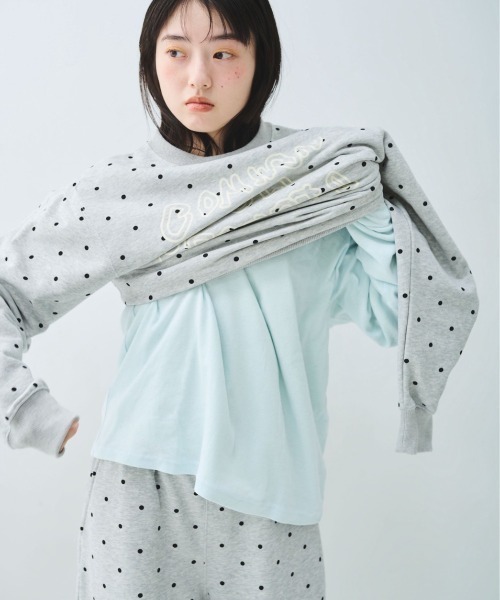 common gull products. トレーナー スウェット ブランコに乗ったcommon