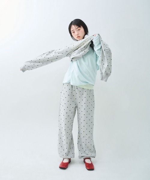 common gull products. トレーナー スウェット ブランコに乗ったcommon