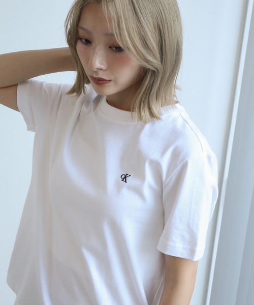 tシャツ 「Calvin Klein/カルバンクライン」ショートスリーブ モノグラム ロゴ クルーネックT レディースの画像