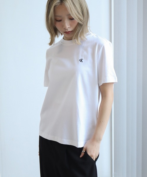 tシャツ 「Calvin Klein/カルバンクライン」ショートスリーブ モノグラム ロゴ クルーネックT レディースの画像