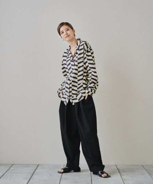 「TODAYFUL」 パンツ 38inch ベージュ レディースの画像