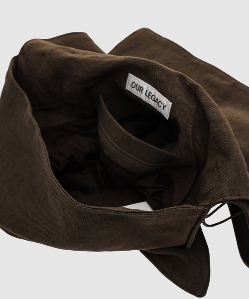 ショルダーバッグ OUR LEGACY GRANDE SLACK BAG メンズ レディースの画像