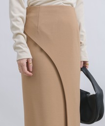 NEUNA（ヌナ） スカート 「大人の魅力引き立つ美曲線。」「身体の