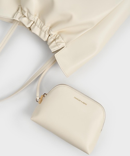 Charles＆Keith Brigette ブリジット ルーシュドトートバッグ CHARLES & KEITH Brigette ブリジット ルーシュドトートバッグ