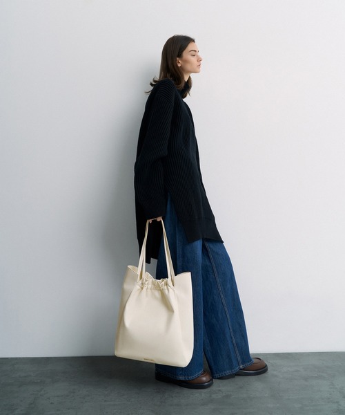 CHARLES & KEITH◆リボン ルーシュ トートバッグ ◆送料込 CHARLES & KEITH トートバッグ Brigette ブリジット ルーシュド