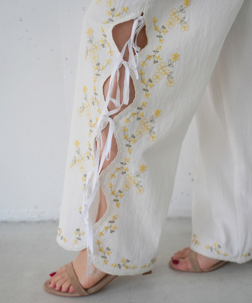 SLOBE IENA パンツ 「WEB/一部店舗限定」ribbon 刺しゅうパンツ