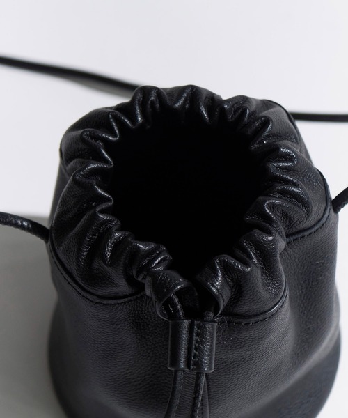 YAHKI ★ 縦型スクエアショルダーバッグ　ブラック ヤーキ YAHKI ダブルフェイスレザー2WAYショルダーバッグ （BLACK
