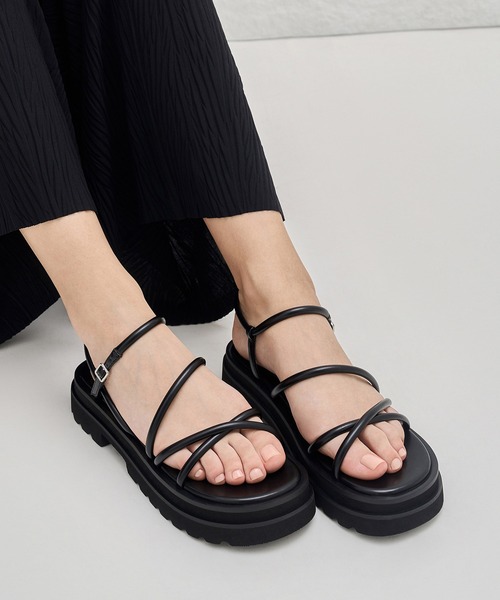 ★CHARLES&KEITH★パッフィーストラップサンダル チューブラース CHARLES & KEITH サンダル パッフィーストラップ レディース