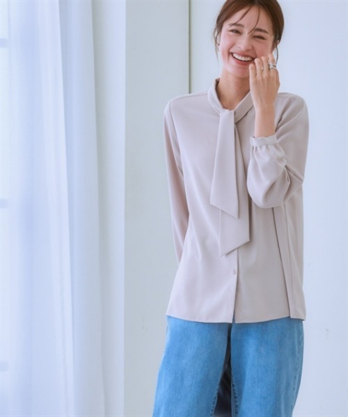ブラウス シャツ 「ストレッチ パウダーサテン素材」ハイネック×ボウタイブラウス レディース 7days Life Styling ブラウス シャツ ストレッチパウダーサテン