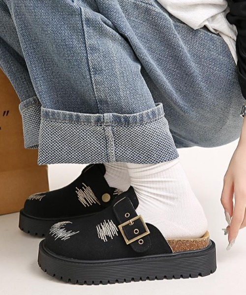 Achic（アシック） サンダル 厚底 ビルケンシュトックキャンパス