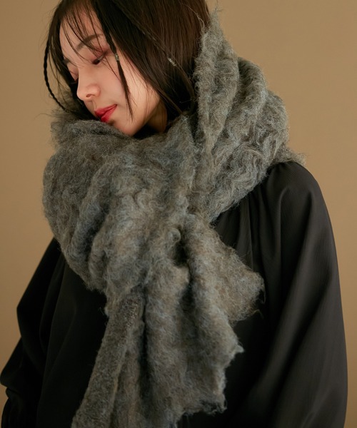 新品タグ付き グレースコンチネンタル シャギーフリンジケープ ストール ふわふわ 未使用級 グレースコンチネンタル シャギーフリンジストール グリーン