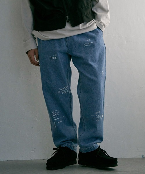 NO NEED（ノーニード） ジーンズ ラクガキプリント デニムパンツ