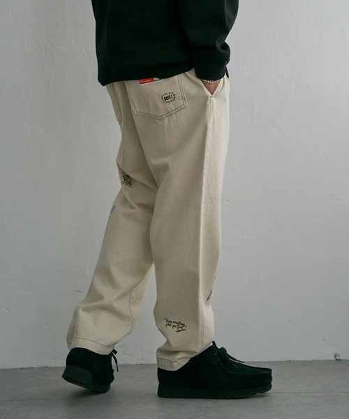 NO NEED（ノーニード） ジーンズ ラクガキプリント デニムパンツ