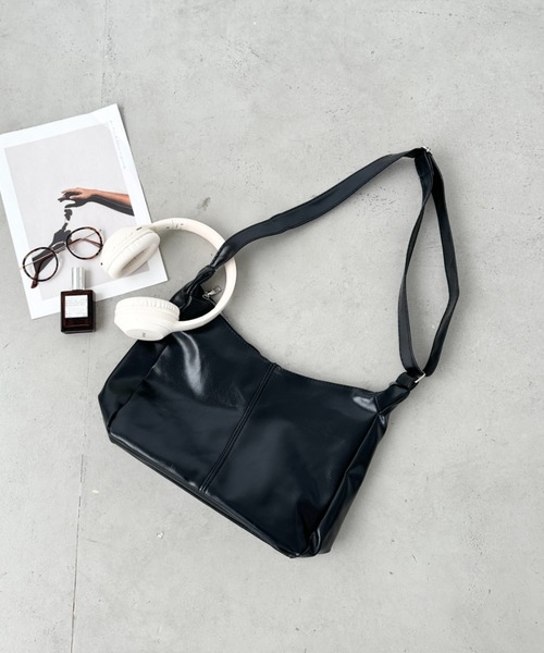 CLEA ショルダーバッグ バッグ ワイドベルトフェイクレザーショルダー