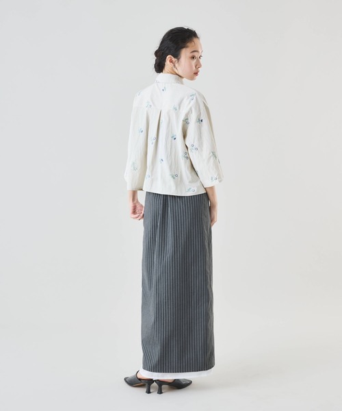 Muscat ブラウス シャツ フラワーエンブロイダリークロップド丈