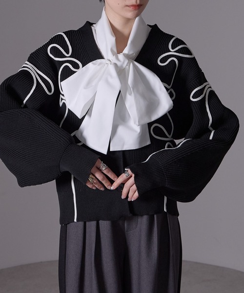 each alchemist カーディガン ラインリボン刺繍Vネックカーディガン