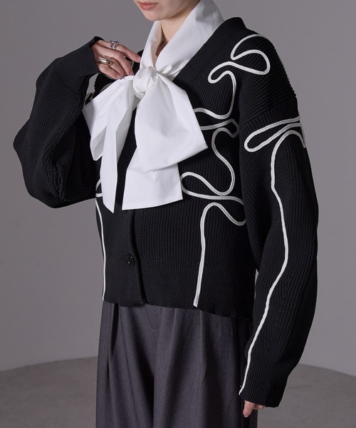 each alchemist カーディガン ラインリボン刺繍Vネックカーディガン