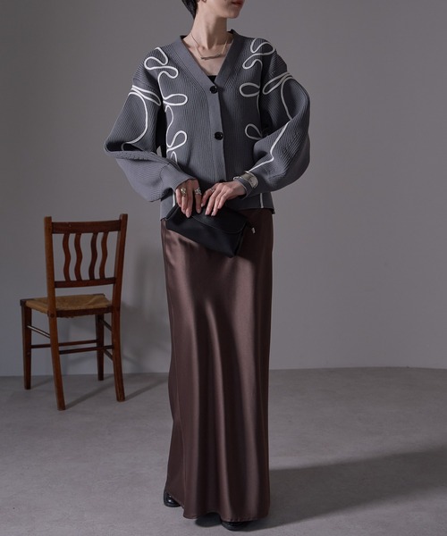 each alchemist カーディガン ラインリボン刺繍Vネックカーディガン