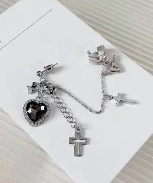 ⭐︎めぐ様⭐︎ピアス　新品 Mayree ピアス 「urge select」Y2K ゴシックモチーフ イヤーカフ付き
