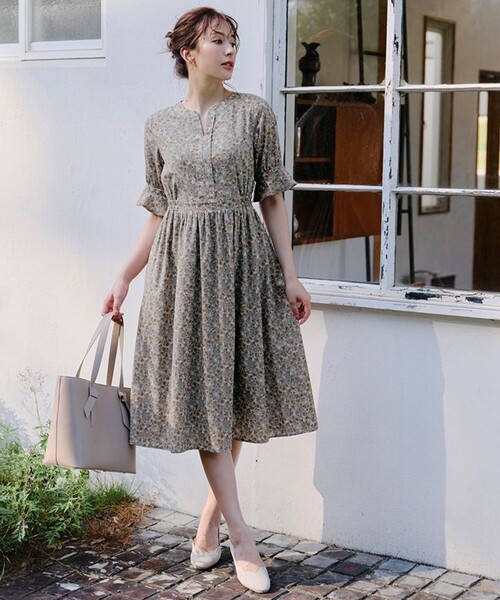 LIBERTY 花柄 半袖ワンピース Tiaclasse ワンピース 半袖 キャンディースリーブ花柄ワンピース