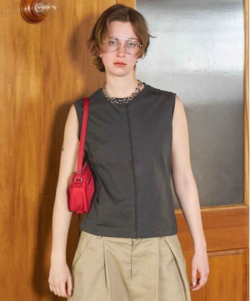 未使用タグ付き　メゾンスペシャル　クラッシュタンクトップ　トップス　ノースリーブ MAISON SPECIAL タンクトップ ノースリーブ Cutoff Sleeveless