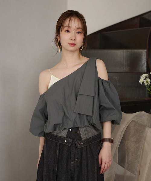 mideal バルーンワンショルダートップス チャコールグレー mideal ブラウス シャツ balloon one shoulder tops / バルーン
