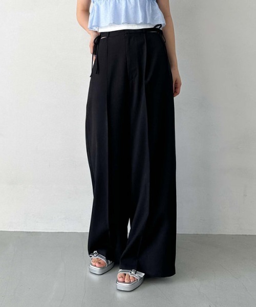 archives（アルシーヴ） スラックス パンツ サイドカットアウト