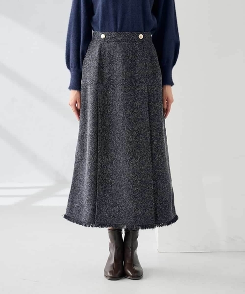 新品、未使用　ベイジツイードスカート a.v.v（アー・ヴェ・ヴェ） スカート ツイード調裾フリンジAライン