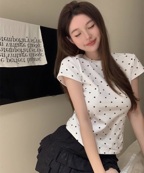 国内完売⭐︎XS  ドット Tシャツ 水玉模様 半袖 tシャツ 半袖 「お気に入り数4100人突破！」ドット柄タイト半袖Tシャツ