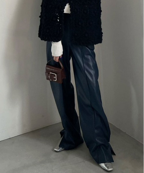 アメリヴィンテージ　人気パンツ Ameri（アメリ） パンツ PIN TUCK SYNTHETIC LEATHER PANTS レディース